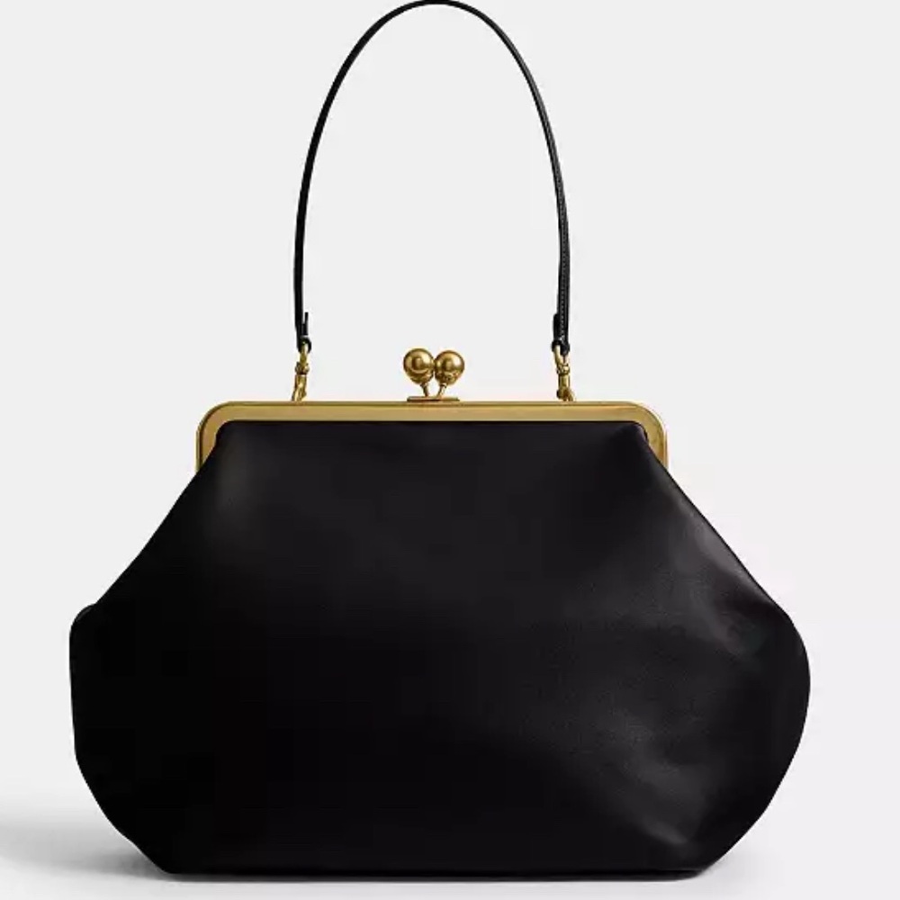 Coach Kisslock large handbag Black, EUC
